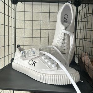Nwt Calvin Klein women’s all white sneakers with black details